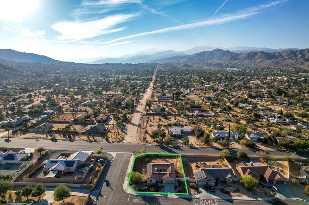 7895 Borrego Trl, Yucca Valley CA  92284-3296 exterior