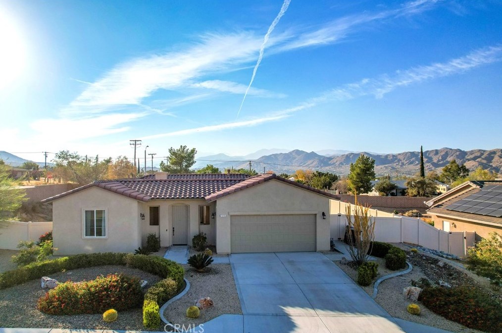7895 Borrego Trl, Yucca Valley CA  92284-3296 exterior
