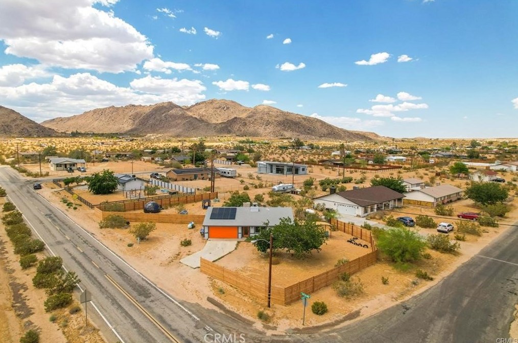 61776 Calle Los Amigos, Joshua Tree CA  92252-1630 exterior