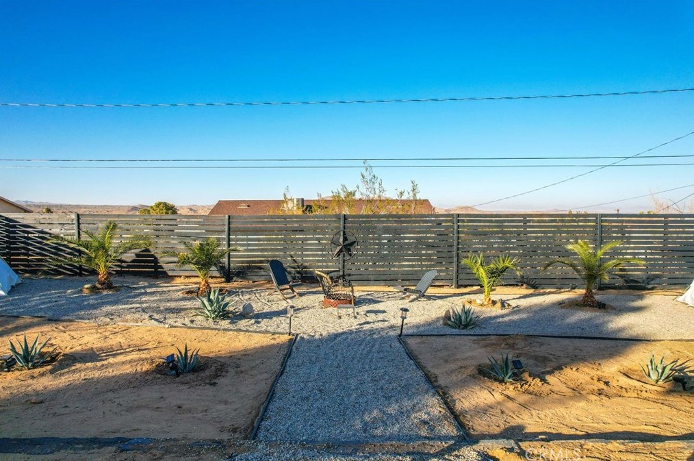 60670 Pueblo Trl, Joshua Tree CA  92252-2950 exterior