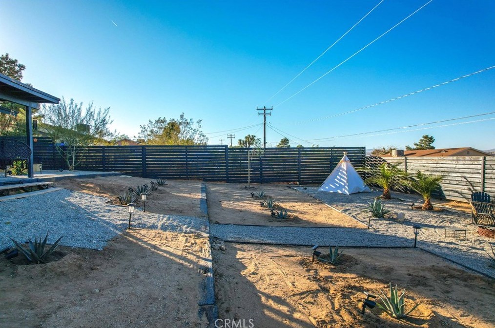 60670 Pueblo Trl, Joshua Tree CA  92252-2950 exterior