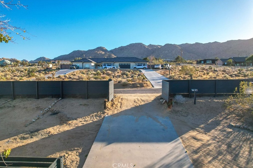 60670 Pueblo Trl, Joshua Tree CA  92252-2950 exterior