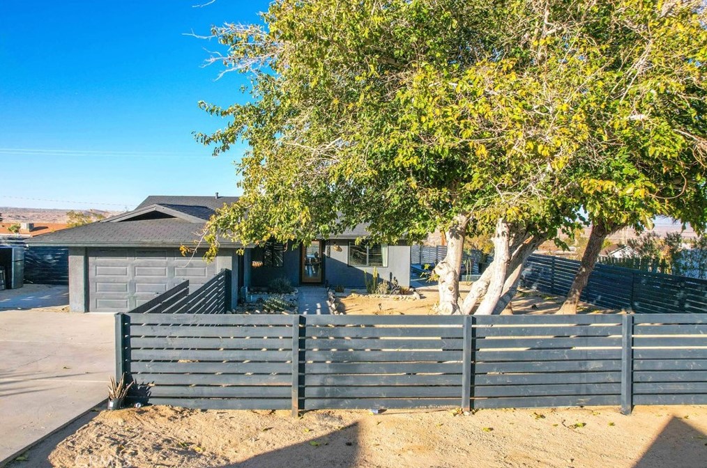60670 Pueblo Trl, Joshua Tree CA  92252-2950 exterior