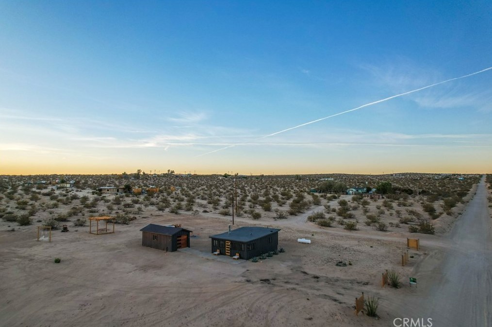 514 Little Field Rd, Joshua Tree CA  92252 exterior