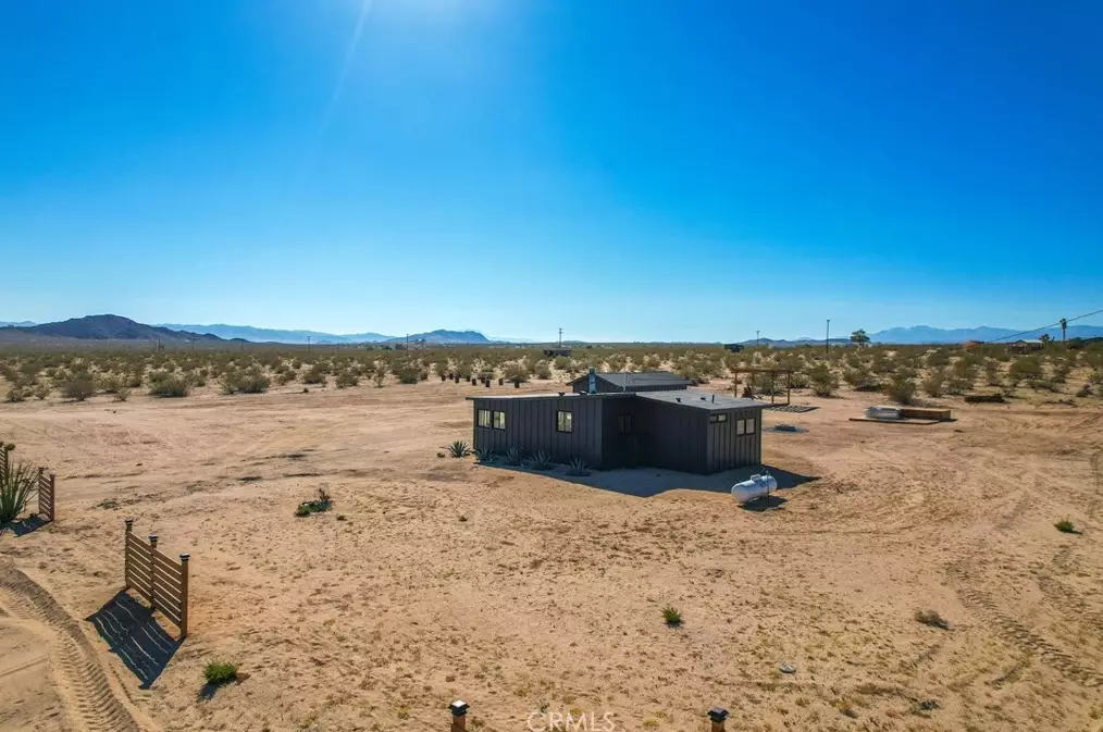 514 Little Field Rd, Joshua Tree CA  92252 exterior