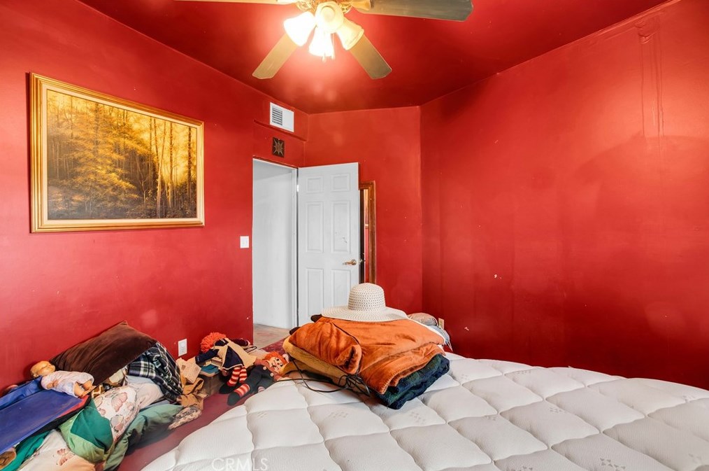 5929 Kickapoo Trl, Yucca Valley CA 92284-3168 exterior