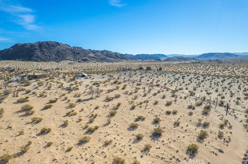 5929 Kickapoo Trl, Yucca Valley CA 92284-3168 exterior