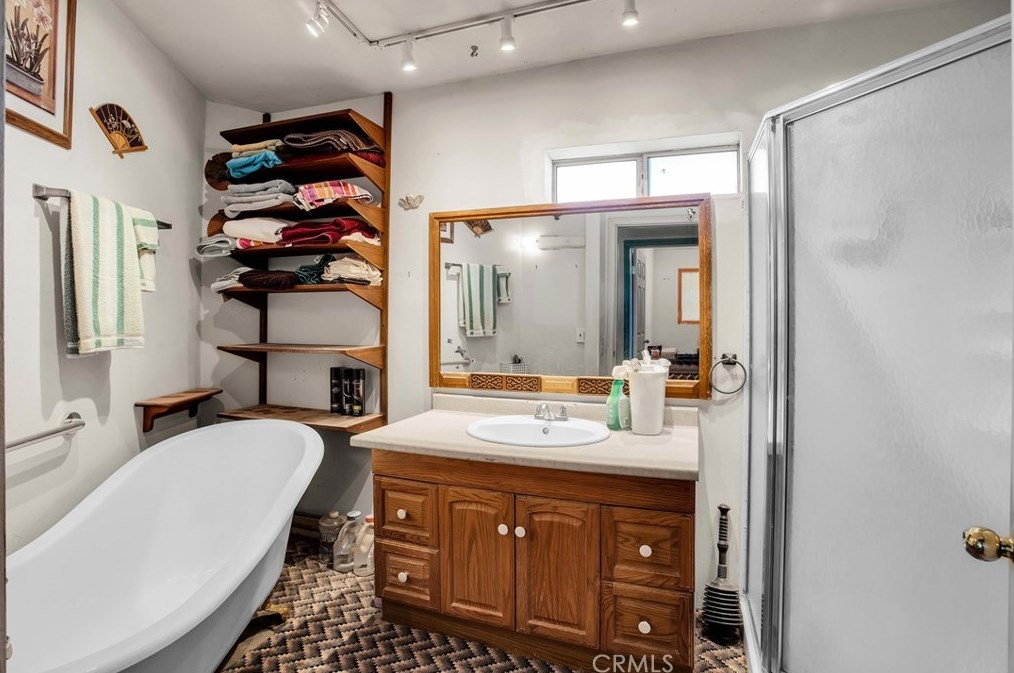 5929 Kickapoo Trl, Yucca Valley CA 92284-3168 exterior