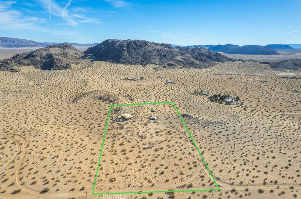 5929 Kickapoo Trl, Yucca Valley CA 92284-3168 exterior