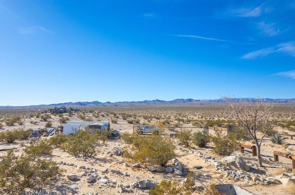 5929 Kickapoo Trl, Yucca Valley CA 92284-3168 exterior