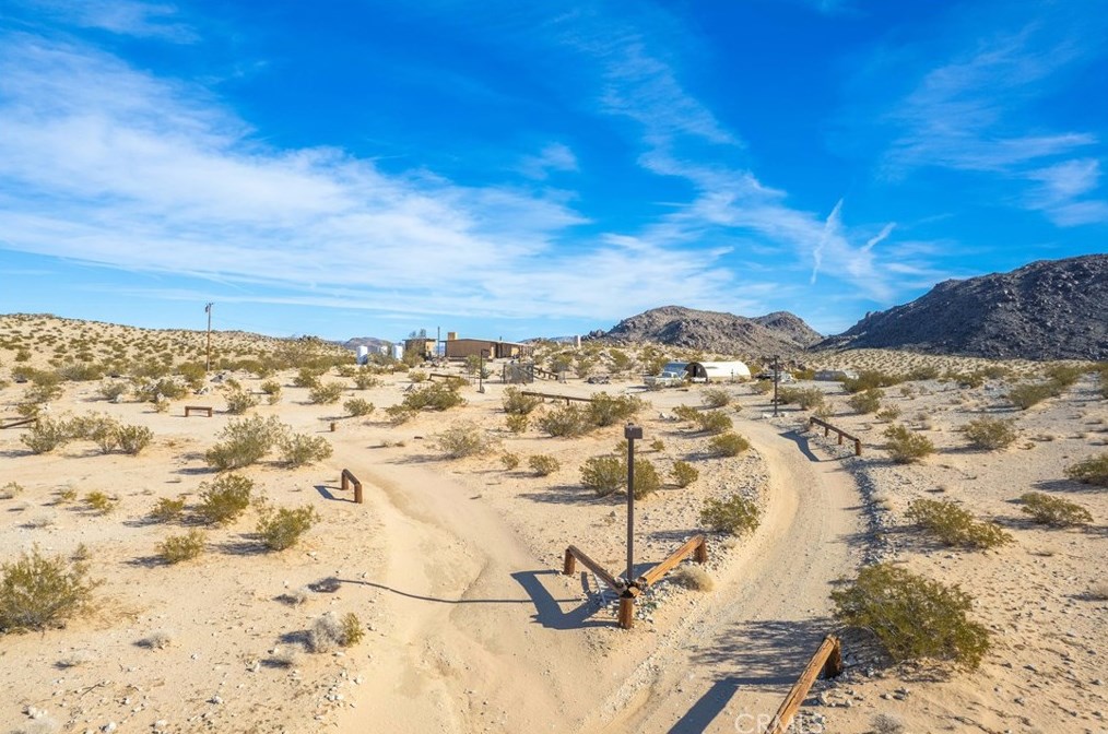 5929 Kickapoo Trl, Yucca Valley CA 92284-3168 exterior