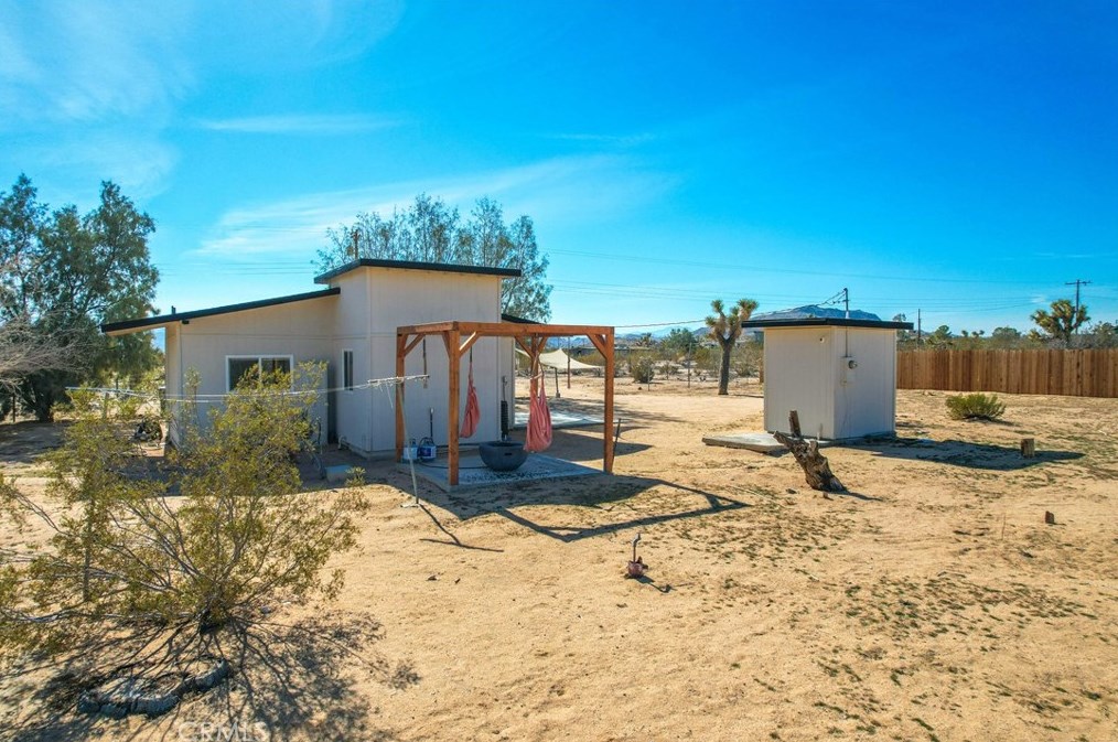 62616 Sunny Sands Dr, Joshua Tree CA  92252-3362 exterior