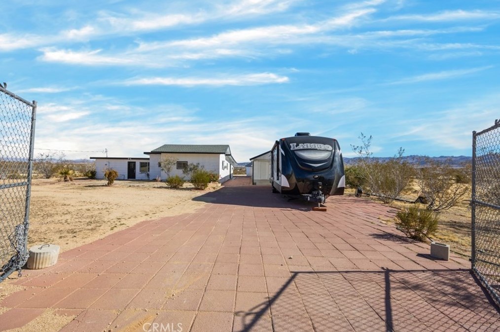 4631 Joshua Cove Dr, Joshua Tree CA  92252-1548 exterior