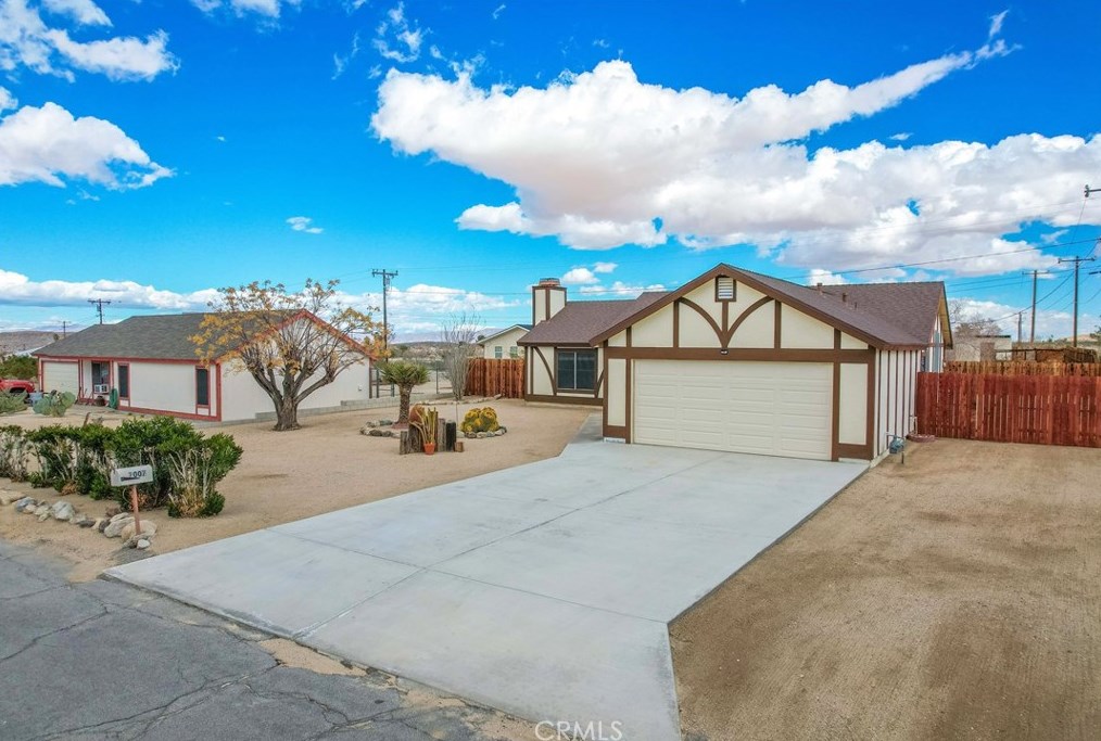 7007 Elm Ave, Twntynine Plm, CA 92277