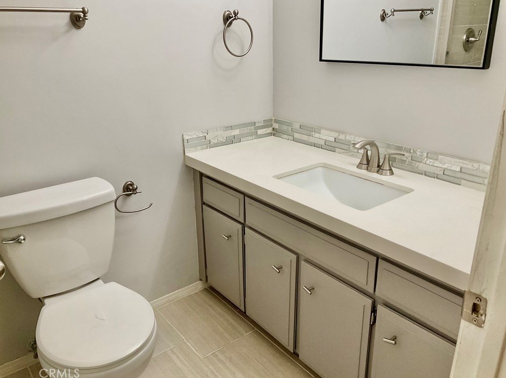 6352 Yucca Ave, Twntynine Plm CA  92277-3263 exterior