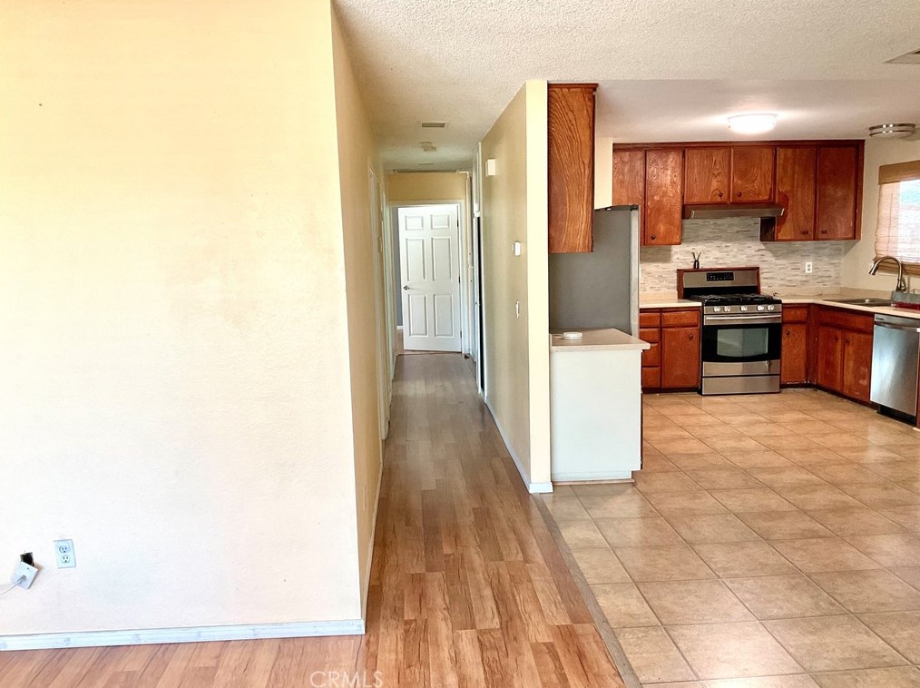 6352 Yucca Ave, Twntynine Plm CA  92277-3263 exterior