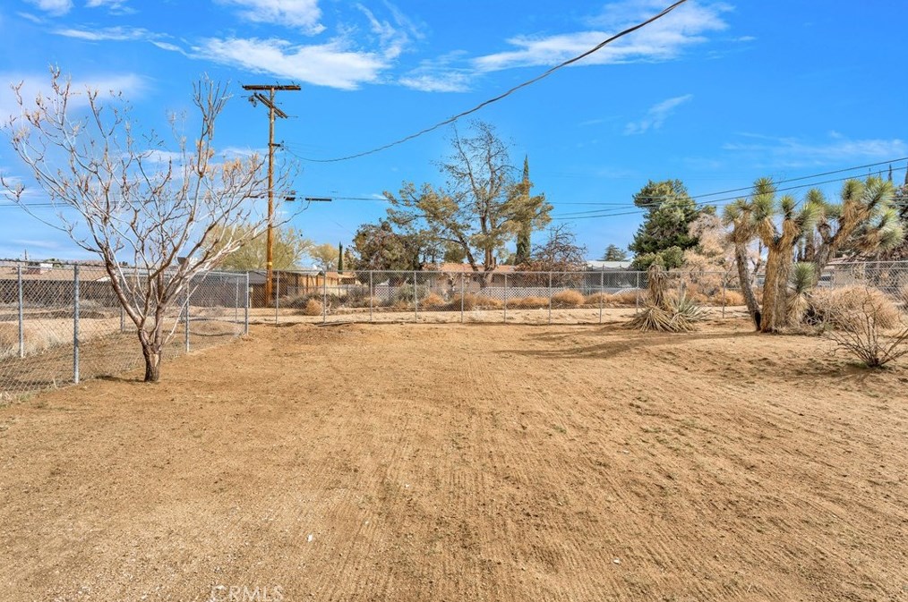 7445 Cibola Trl, Yucca Valley CA  92284-3253 exterior