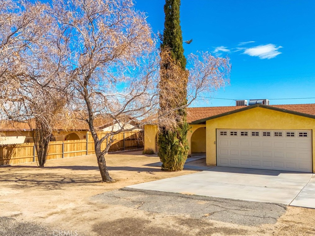 5657 Cahuilla Ave, Twntynine Plm, CA 92277