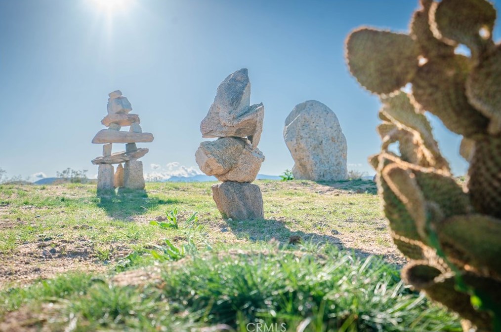 1272 Shangrila, Joshua Tree CA  92252 exterior