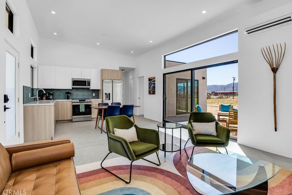 64815 Sun Mesa Rd, Joshua Tree CA  92252-4427 exterior