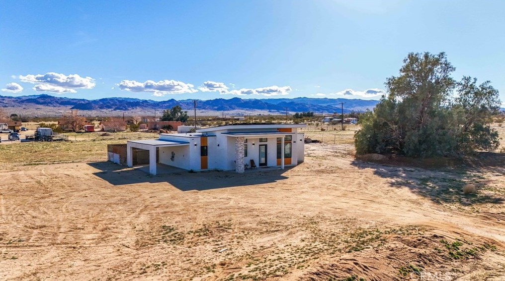 64815 Sun Mesa Rd, Joshua Tree CA  92252-4427 exterior
