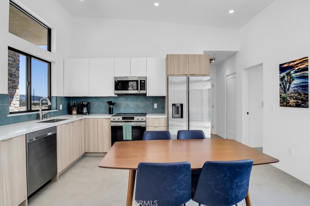 64815 Sun Mesa Rd, Joshua Tree CA  92252-4427 exterior