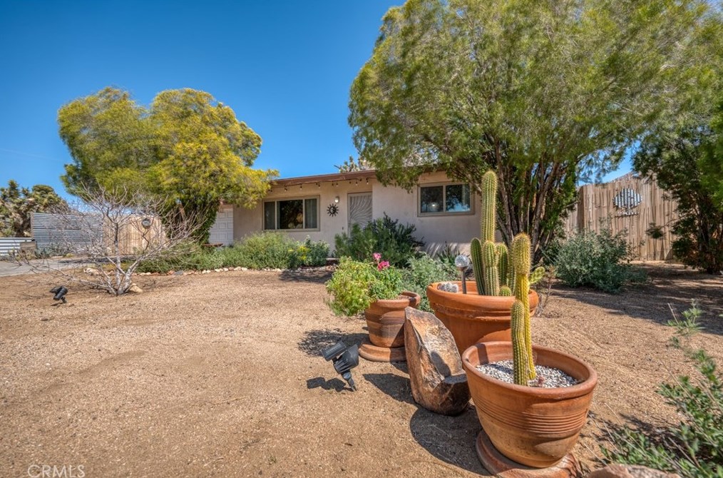 7543 Mariposa Trl, Yucca Valley, CA 92284-3341