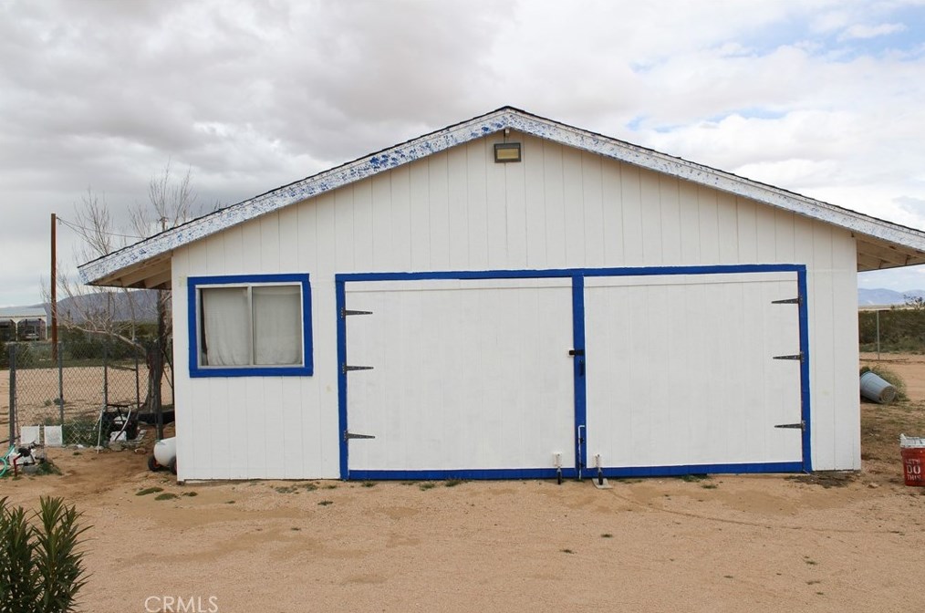 2365 Booth Rd, Yucca Valley, CA 92285