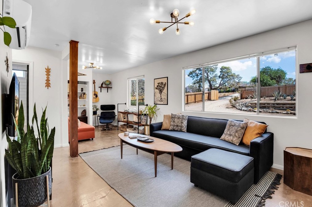 61858 Crest Circle Dr, Joshua Tree CA  92252-2654 exterior