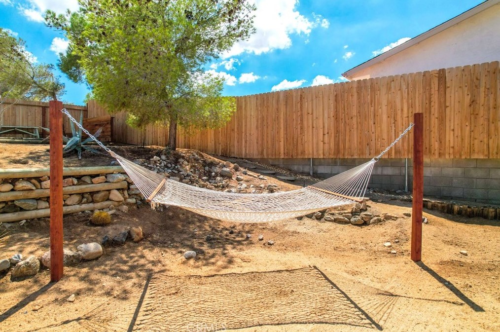 61858 Crest Circle Dr, Joshua Tree CA  92252-2654 exterior