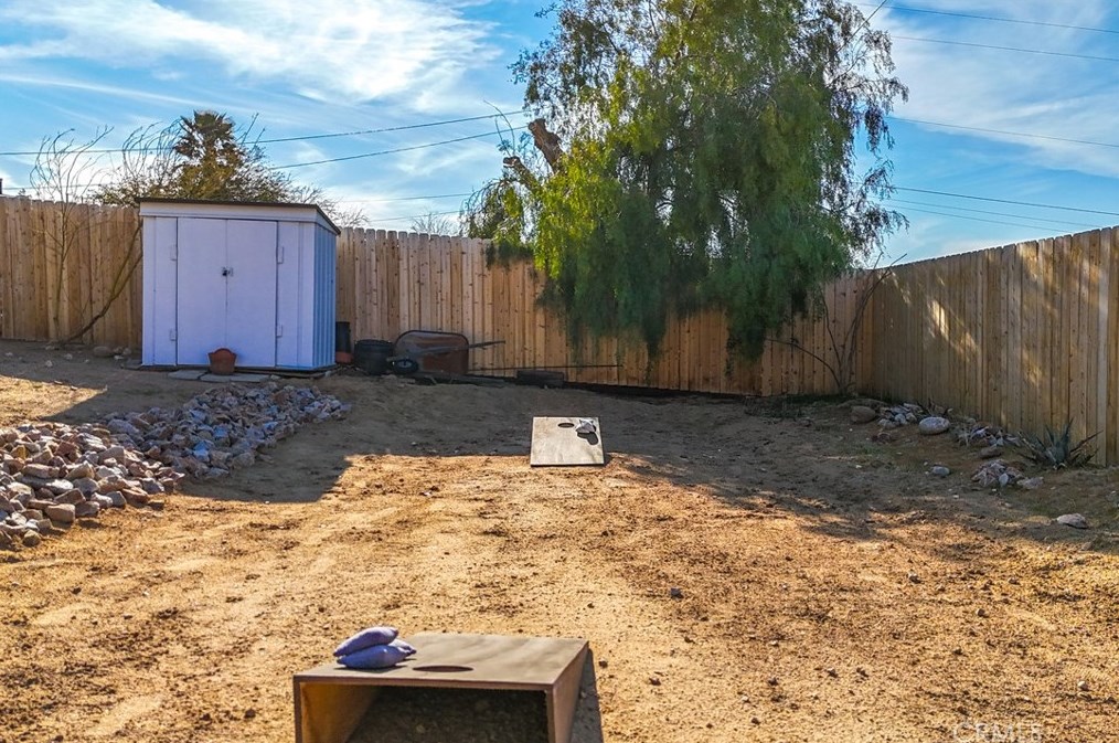 61858 Crest Circle Dr, Joshua Tree CA  92252-2654 exterior