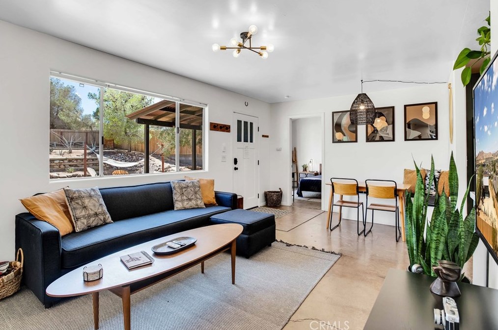 61858 Crest Circle Dr, Joshua Tree CA  92252-2654 exterior