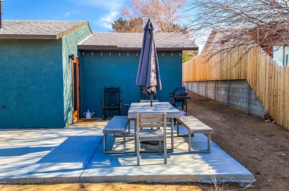 61858 Crest Circle Dr, Joshua Tree CA  92252-2654 exterior