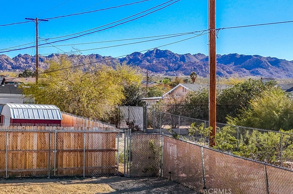 6860 Quail Spring Ave, Twntynine Plm CA  92277-6535 exterior