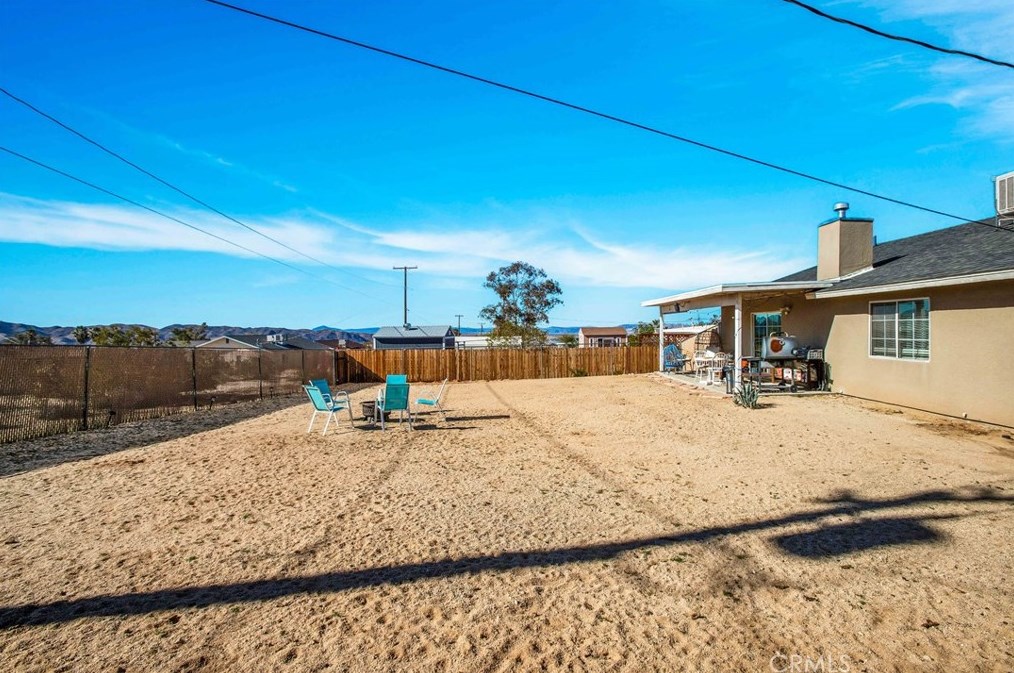 6860 Quail Spring Ave, Twntynine Plm CA  92277-6535 exterior