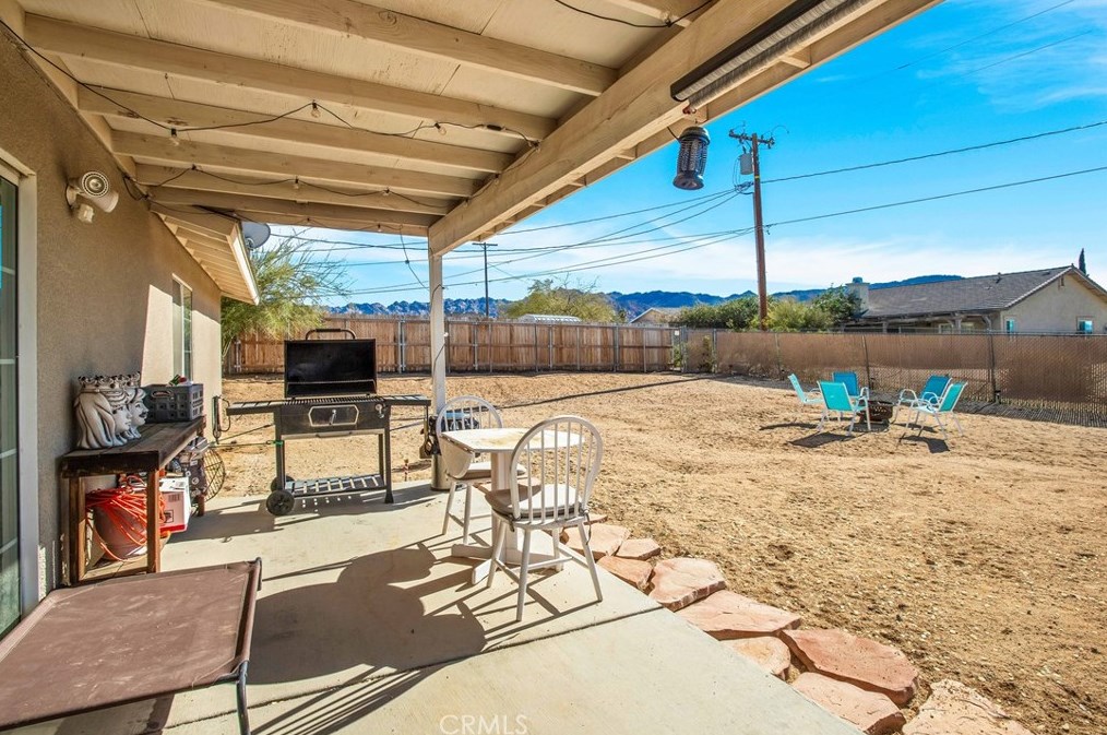 6860 Quail Spring Ave, Twntynine Plm CA  92277-6535 exterior