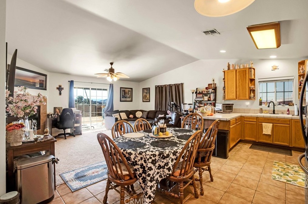 6860 Quail Spring Ave, Twntynine Plm CA  92277-6535 exterior