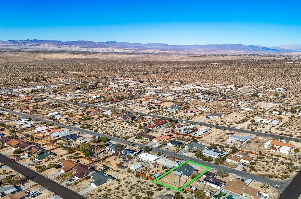 6860 Quail Spring Ave, Twntynine Plm CA  92277-6535 exterior