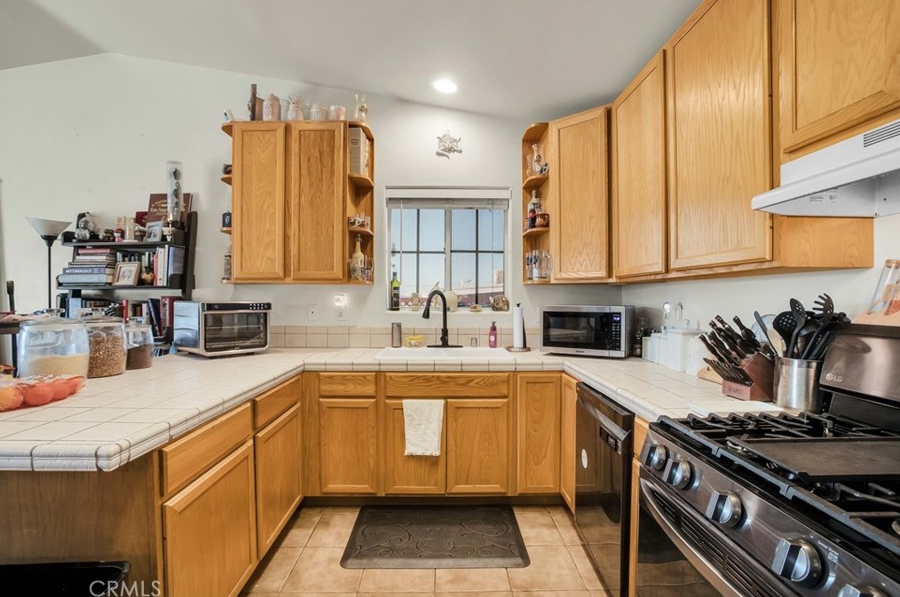 6860 Quail Spring Ave, Twntynine Plm CA  92277-6535 exterior