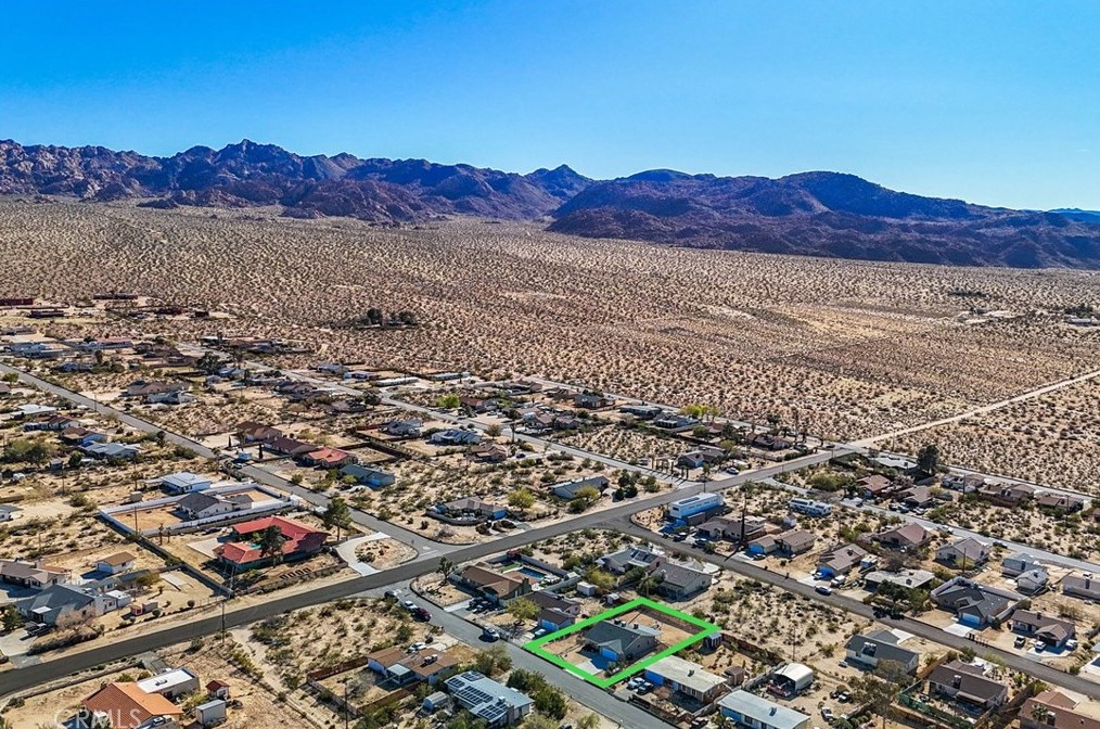 6860 Quail Spring Ave, Twntynine Plm CA  92277-6535 exterior