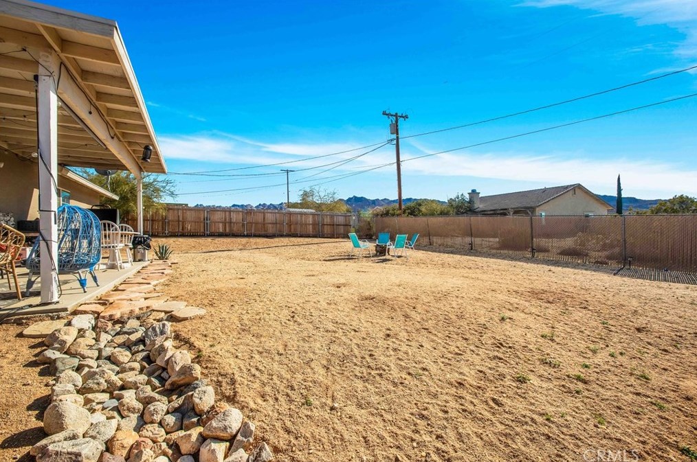 6860 Quail Spring Ave, Twntynine Plm CA  92277-6535 exterior