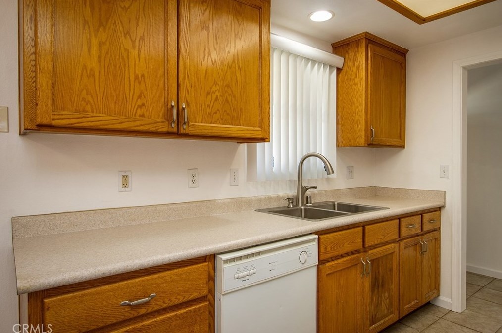 6851 Conejo Ave, Joshua Tree CA  92252-2408 exterior