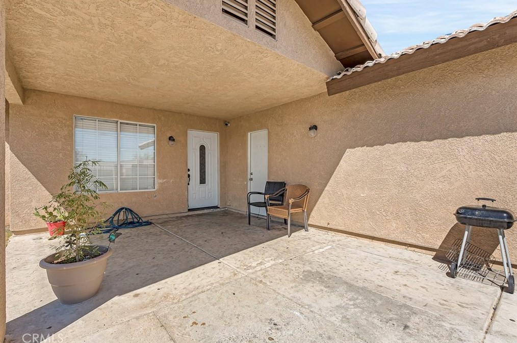 66010 Hacienda Ave, Desert Hot Springs, CA 92240-5671