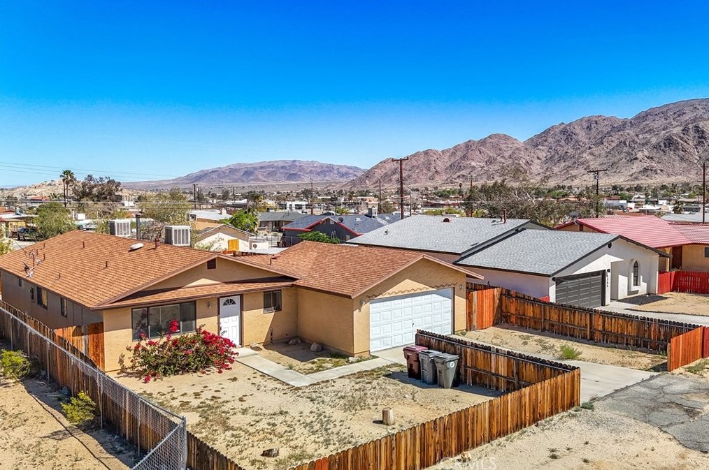 6347 Mojave Ave, Twntynine Plm, CA 92277-2044