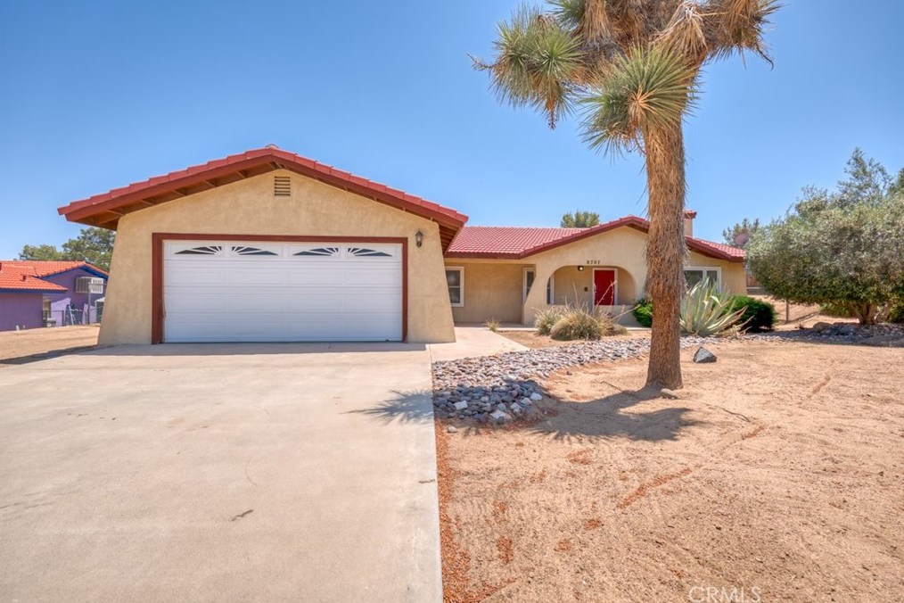 8707 Palomar Ave, Yucca Valley, CA 92284-6365