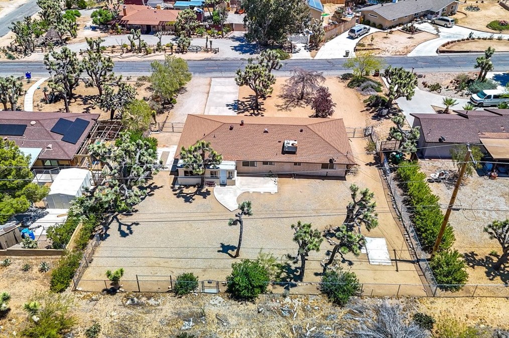 7930 Palm Ave, Yucca Valley CA 92284-4080 exterior