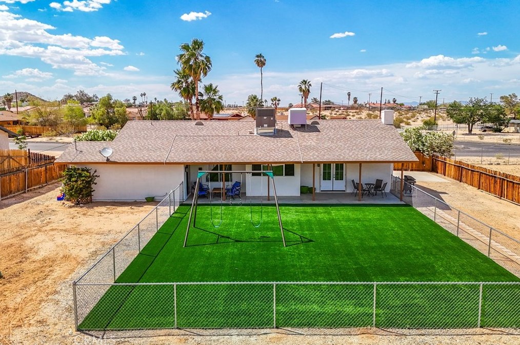 72673 Larrea Ave, Twntynine Plm, CA 92277-2188