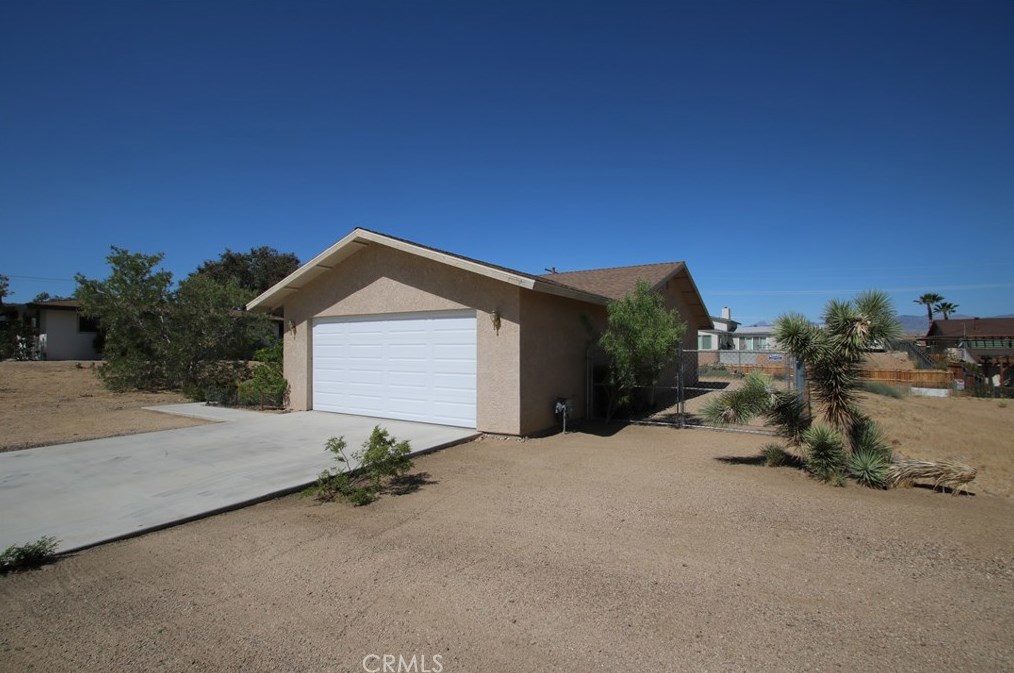 7370 Avalon Ave, Yucca Valley CA 92284-1108 exterior