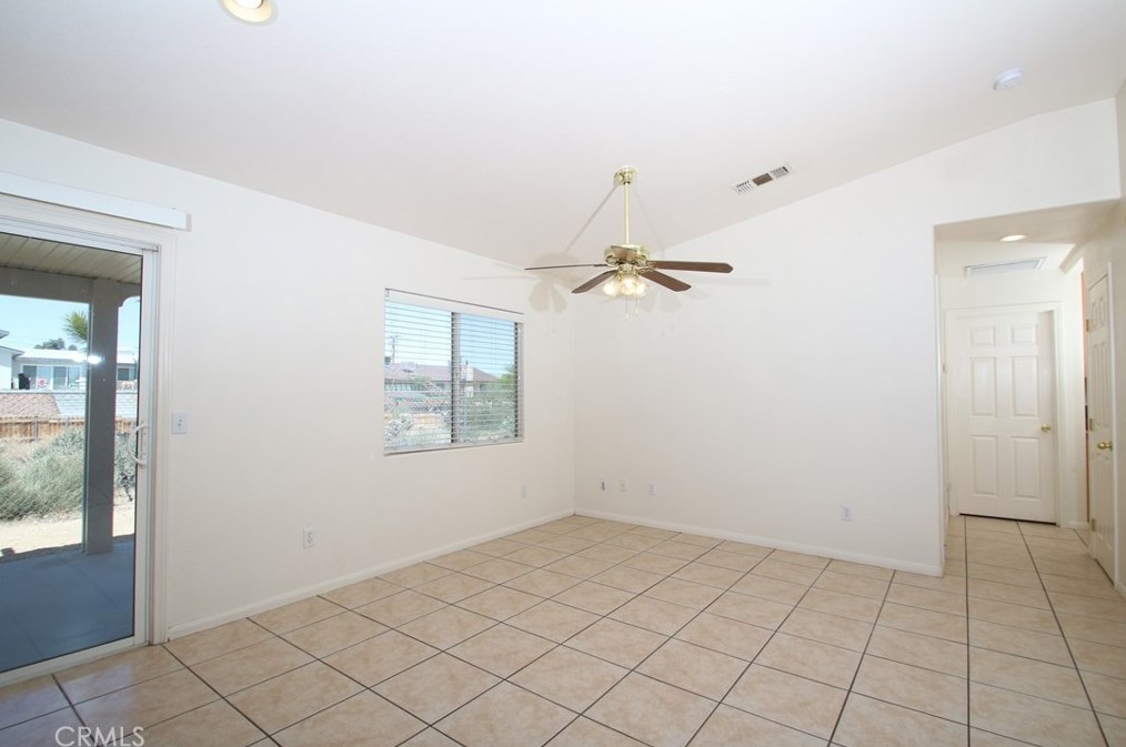 7370 Avalon Ave, Yucca Valley CA 92284-1108 exterior