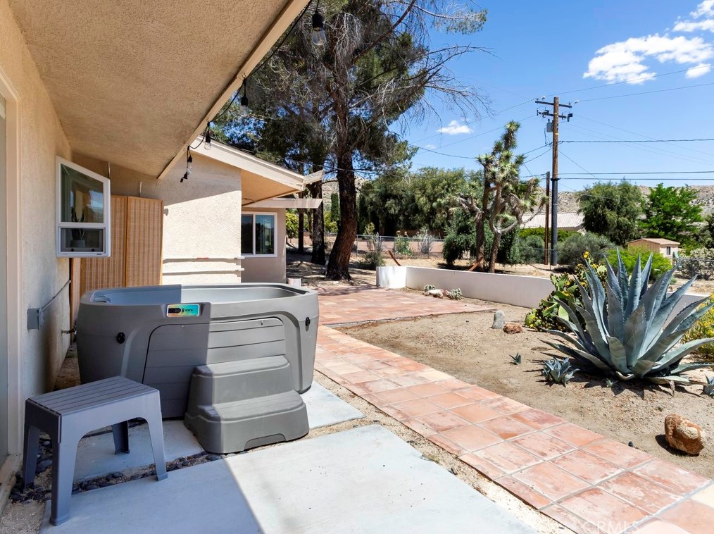 7515 San Remo Trl, Yucca Valley CA  92284-2354 exterior